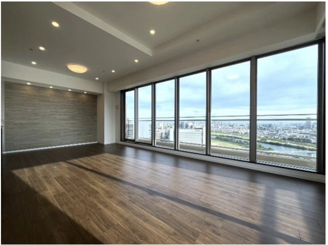 ★仲介手数料無料★ザ・リバープレイスイーストタワー(空気澄んでいる時に富士山・みなとみらいのを一望できます）の洋室