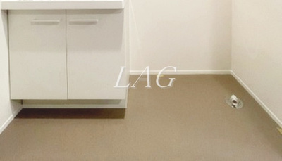 【設備】 | メゾン・ド・シュクル | 室内洗濯機置き場です。