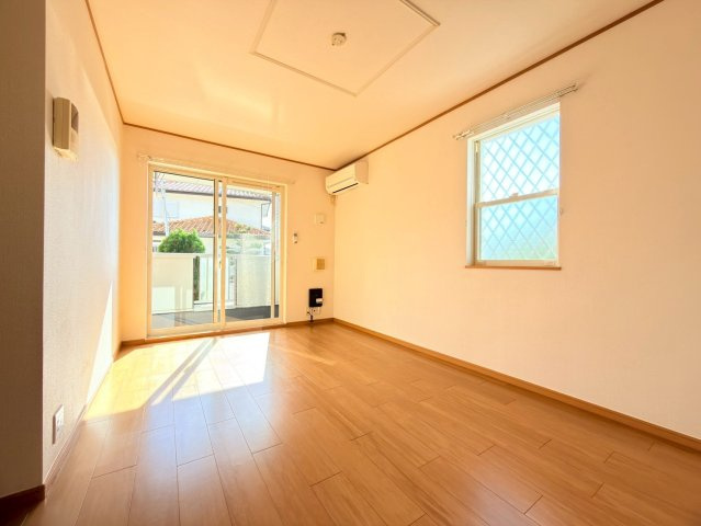 ラッフィナート・カーサ壱番館の居間・リビング