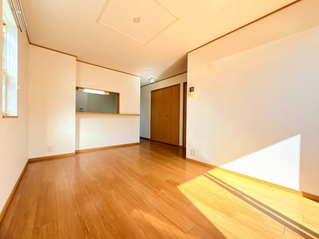 ラッフィナート・カーサ壱番館の居間・リビング