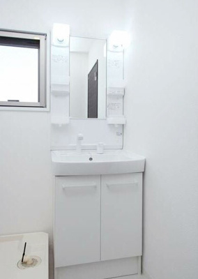 【洗面所】 | リベルテ押上 | 明るい洗面所です