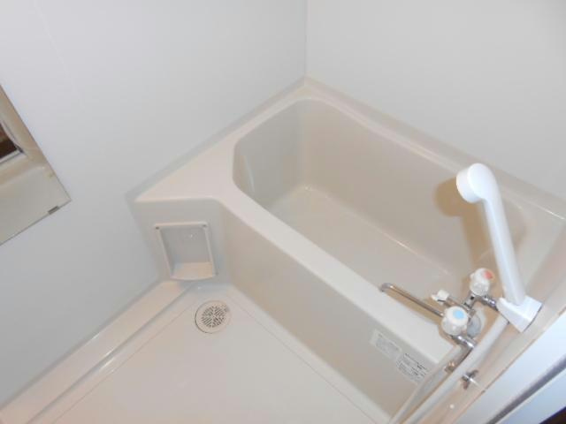 ハイツあわのⅡの浴室