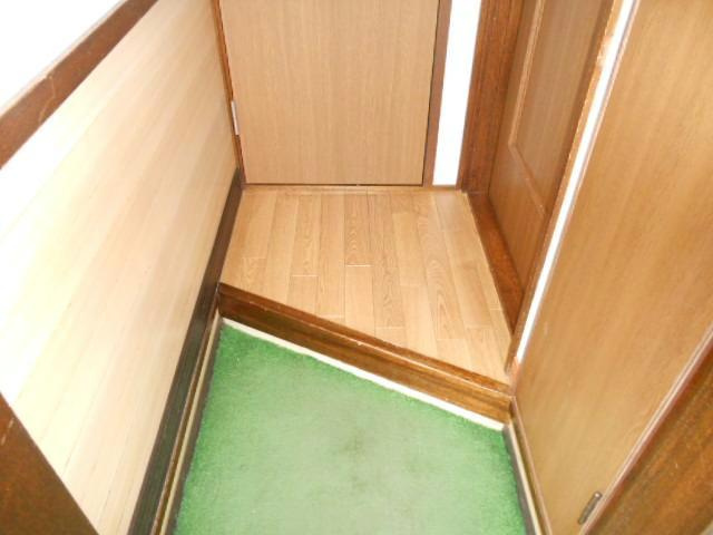 ハイツあわのⅡの玄関