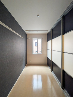 【洋室】 | Villa Hermitage Court | ゆったりした洋室です