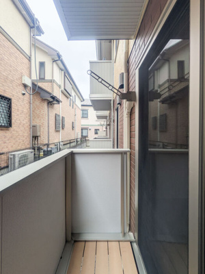 【バルコニー】 | Villa Hermitage Court | 落ち着いた時間を過ごせるバルコニーです