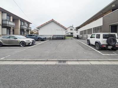 【駐車場】 | Villa Hermitage Court | 駐車スペースもあります