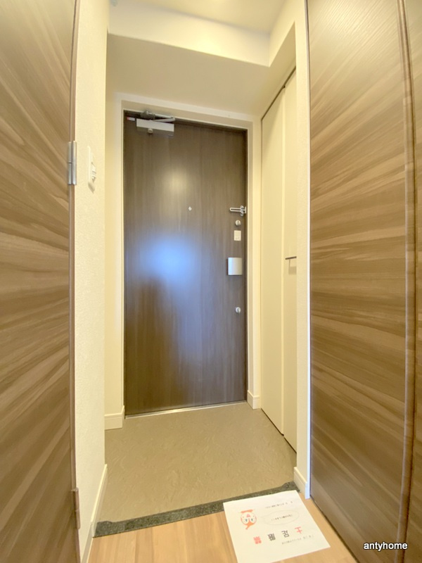 プレサンス高津公園ディオ　仲介手数料無料の玄関