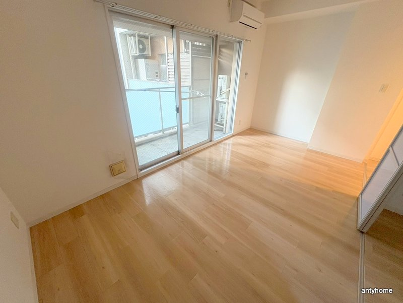 CITY SPIRE難波WESTⅡ　仲介手数料無料の居間・リビング