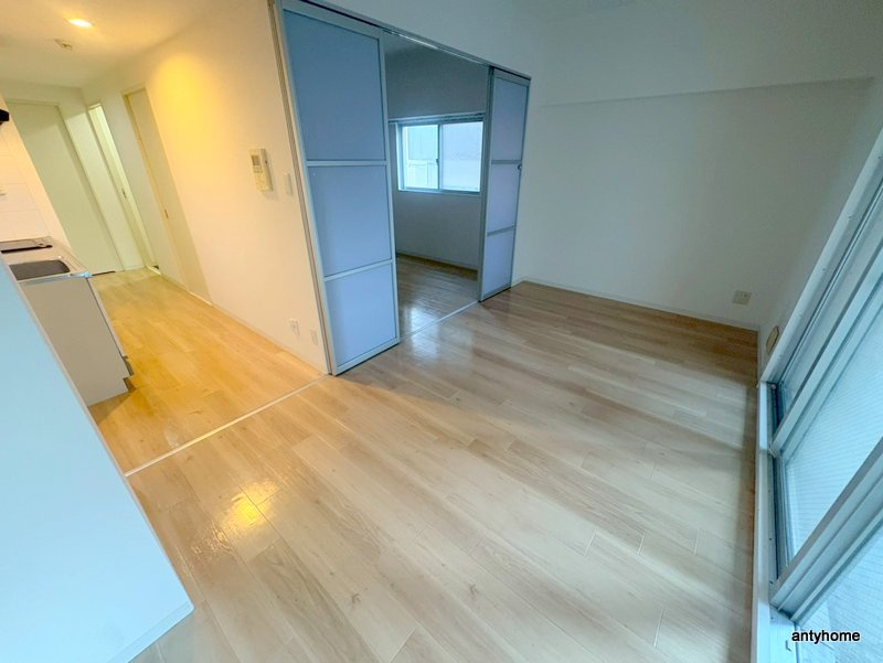 CITY SPIRE難波WESTⅡ　仲介手数料無料の居間・リビング