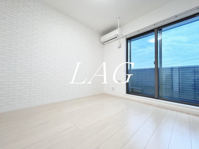 【居間・リビング】 | カフーティーダ西大宮 | 洋室のお部屋です。