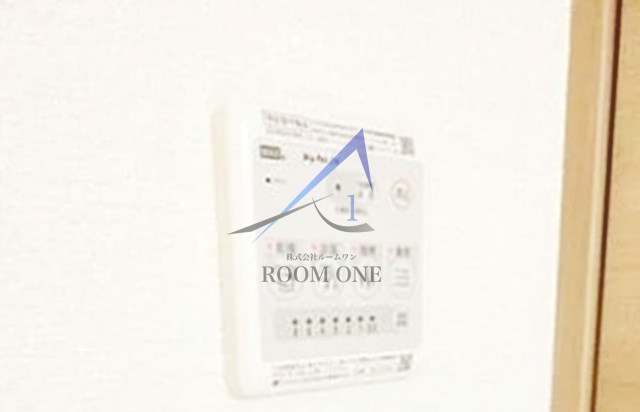 ルームズ高田馬場Ｂ棟の設備|浴室乾燥機です。