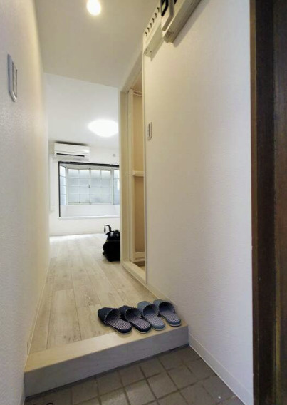 プラザUSA初台の玄関