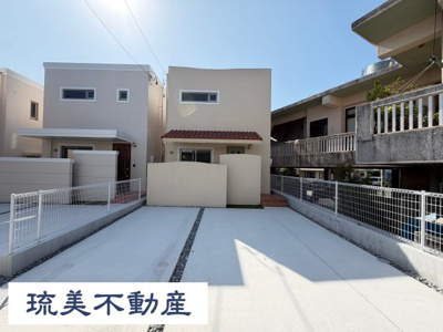 【外観】 | 嘉手納屋良Ⅱ（全5棟）5号棟 | 5号棟　並列駐車2台完備♪