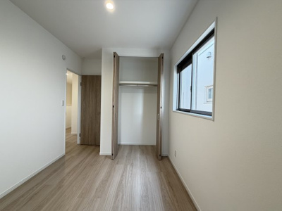 【収納】 | 嘉手納屋良Ⅱ（全5棟）5号棟 | 5号棟　洋室6帖＋CL付き♪