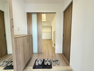 【前面道路含む現地写真】 | 嘉手納屋良Ⅱ（全5棟）5号棟 | ※南側公道9m♪