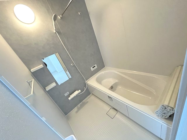 【浴室】 | 福岡市東区美和台4丁目2期　1号棟（全2棟）【仲介手数料無料・0円】 | 現地写真。浴室です。