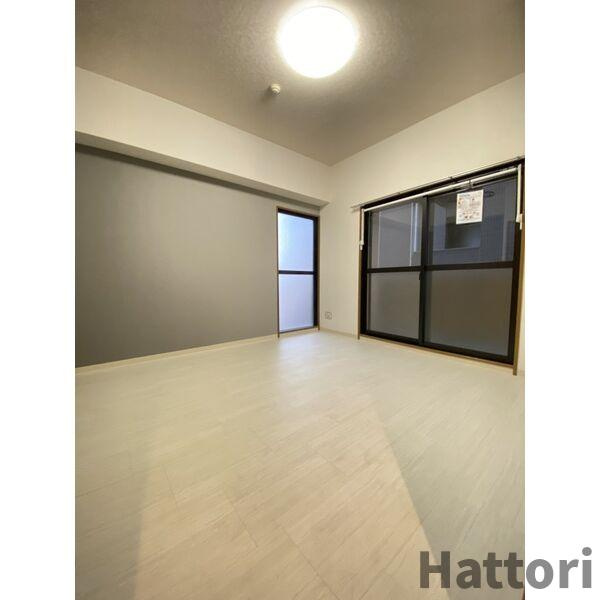 新梅田プライムの居間・リビング