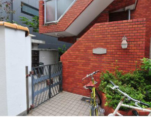 メゾン・ド・原宿のエントランス