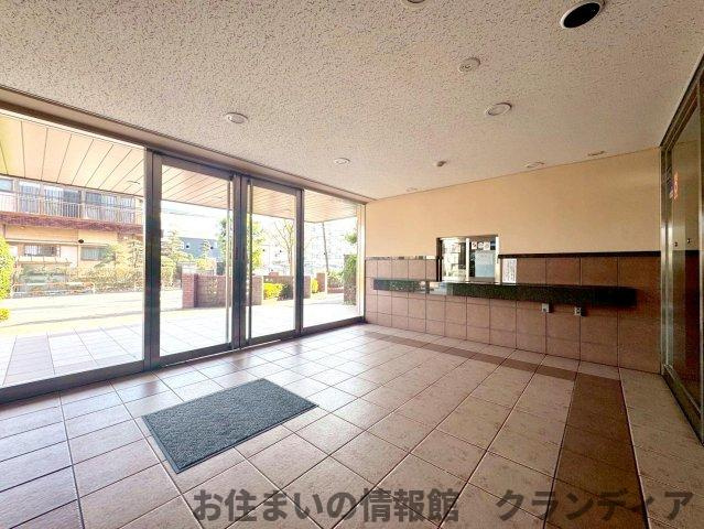 レクセルプラッツァ五反野のロビー|ドキドキの新生活も、安心してスタート。ぴったりの住まいを見つけませんか？クランディアが一緒に住まい選びをサポートします‼　まずは、お気軽にお問合せください　＃クランディア