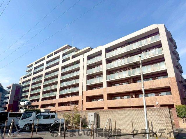 レクセルプラッツァ五反野の外観|ドキドキの新生活も、安心してスタート。ぴったりの住まいを見つけませんか？クランディアが一緒に住まい選びをサポートします‼　まずは、お気軽にお問合せください　＃クランディア