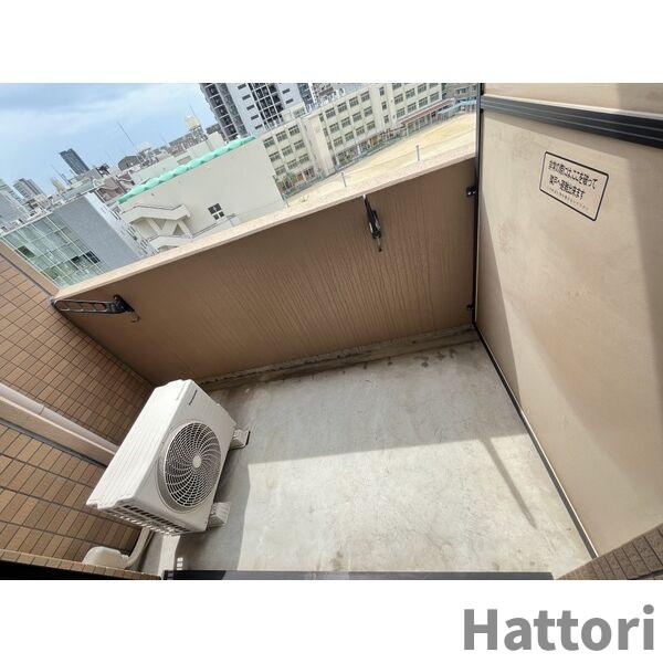 新梅田プライムのバルコニー