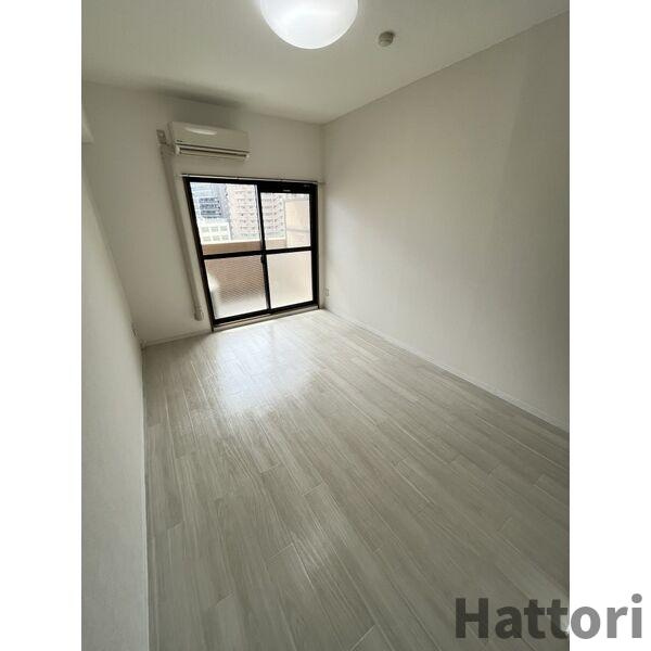 新梅田プライムの居間・リビング