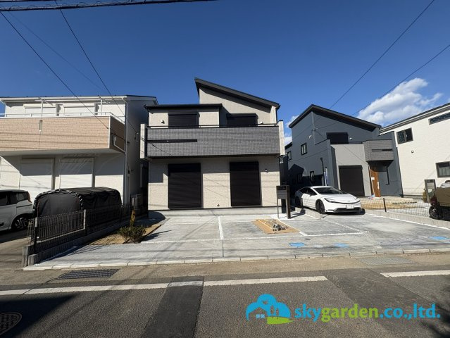 平塚市南原1丁目　新築戸建　全3棟2号棟の前面道路含む現地写真