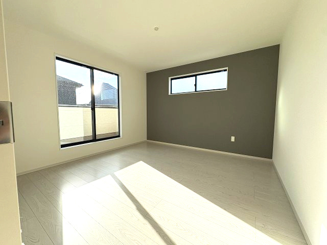 【寝室】 | 福岡市東区美和台4丁目2期　2号棟（全2棟）【仲介手数料無料・0円】 | 現地写真。2階主寝室です。