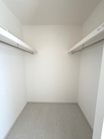 【収納】 | 福岡市東区美和台4丁目2期　2号棟（全2棟）【仲介手数料無料・0円】 | 現地写真。ウォークインクローゼットです。