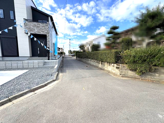 【その他】 | 福岡市東区美和台4丁目2期　2号棟（全2棟）【仲介手数料無料・0円】 | 現地写真。前面道路です。