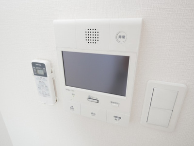 【セキュリティ】 | ジアコスモ京橋アクア | モニター付きインターホンです