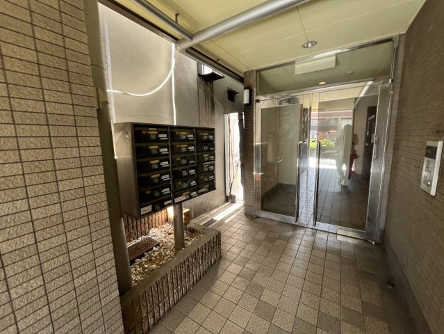 Sキューブ本町のエントランス