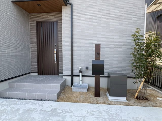 タマタウン　各務原市鵜沼西町（鵜沼小）　全4区画分譲の玄関|玄関ドアの鍵はディンプルキーと内側はサムターンキーになっており防犯性の高い仕様になっています。