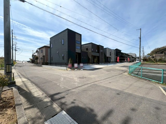タマタウン　各務原市鵜沼西町（鵜沼小）　全4区画分譲の前面道路含む現地写真|■前面道路　■ヤマダ不動産　株式会社リライフ　
■夢のマイホーム購入をフルサポートします！