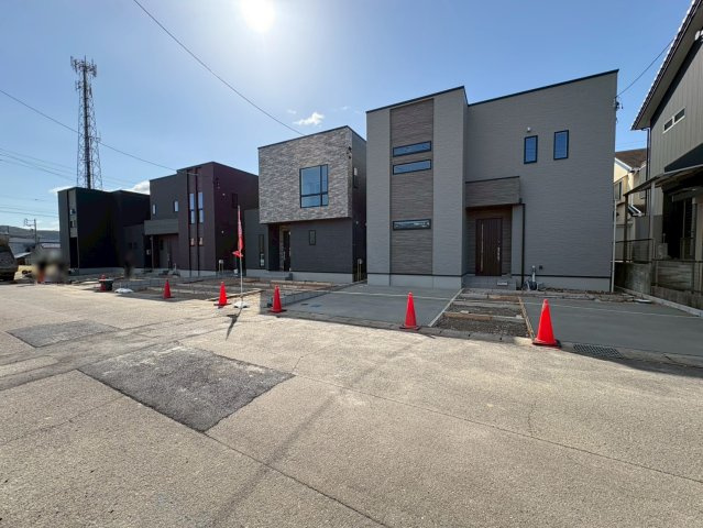 タマタウン　各務原市鵜沼小　全4区画分譲の外観|「現地（2025年12月11日）撮影」　
■外観写真　
■ヤマダ不動産　株式会社リライフ　