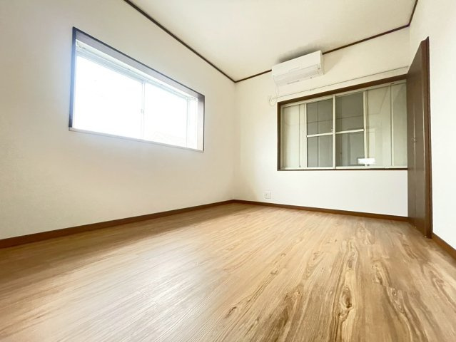 東金市中古戸建の洋室