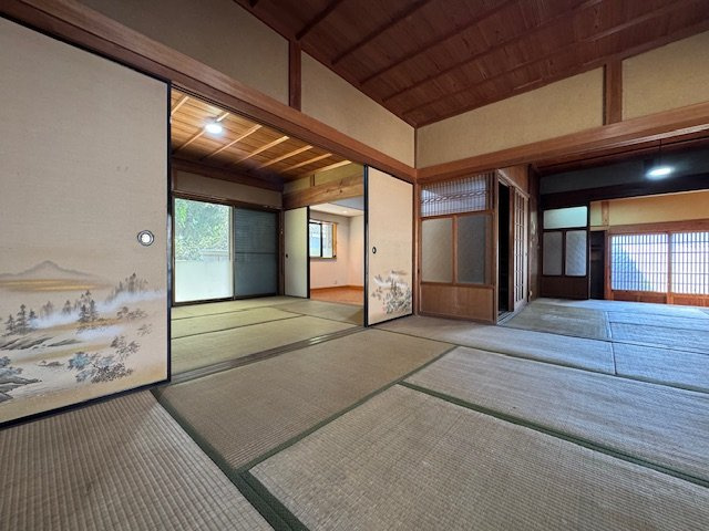 御所市古瀬　中古戸建の和室|１階和室♪
