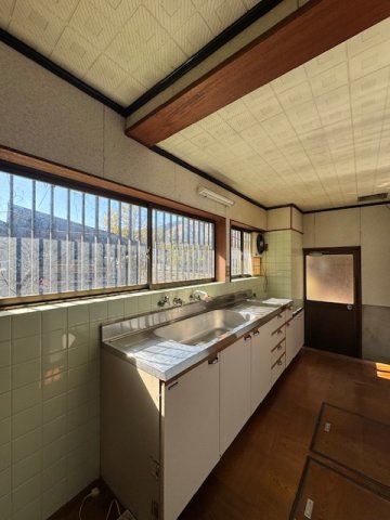 御所市古瀬　中古戸建のキッチン|キッチン♪　日当たりよく明るいです!(^^)!