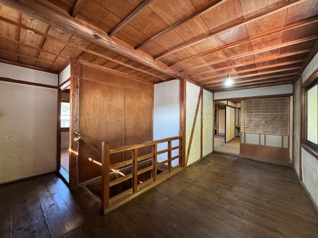 御所市古瀬　中古戸建の内装|木の温もりを感じられる室内!(^^)!