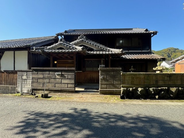 御所市古瀬　中古戸建の外観|JR和歌山線と近鉄吉野線の2沿線が利用でき、奈良方面・大阪方面・吉野方面へのアクセス良好♪