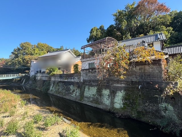 御所市古瀬　中古戸建の外観|＼「吉野口」駅徒歩約３分♪山と川がひらける、静かな古瀬の住まい!(^^)!／