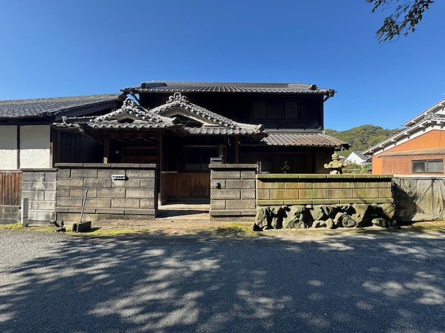 御所市古瀬　中古戸建の外観|＼「吉野口」駅徒歩約３分♪山と川がひらける、静かな古瀬の住まい!(^^)!／