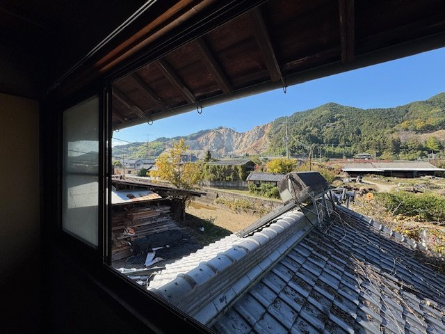 御所市古瀬　中古戸建の外観|窓から山並みが見え自然いっぱいの景色に癒されます!(^^)!