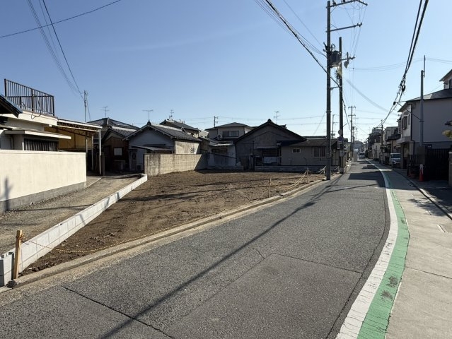 忠岡町忠岡南2丁目　建築条件なし土地の前面道路含む現地写真
