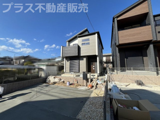 【外観】 | 現地写真。同じ物件を見るなら、プラス不動産販売にお任せ下さい。