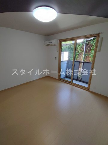 ラ・カルティエの洋室|別部屋写真です。