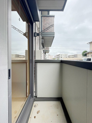 【バルコニー】 | ウィスタリア | 暖かな日差しのふりそそぐバルコニー