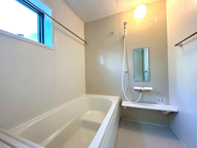 長野市上松４丁目の新築一戸建の浴室