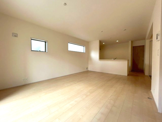 長野市上松４丁目の新築一戸建の居間・リビング