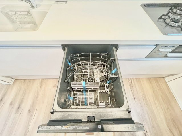 世田谷区粕谷2丁目　新築戸建　全2棟の防犯設備|ビルトインタイプの食洗機付き！家事の時間と、手洗いに比べて使用水量も軽減します！